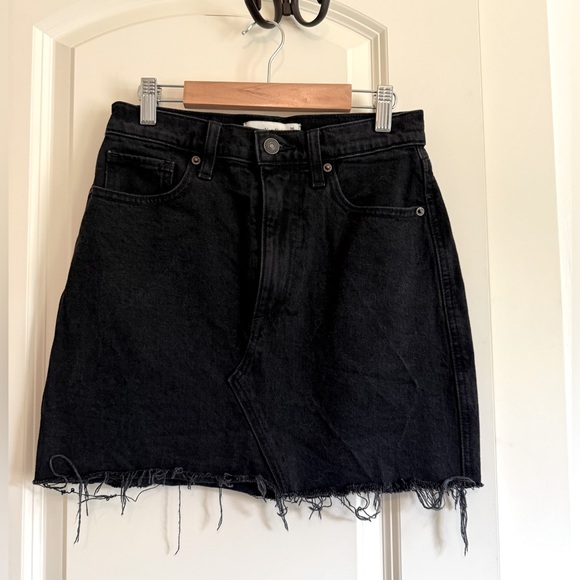 Abercrombie and Fitch Black Denim Skirt size 26/2 - Picture 1 of 3